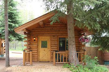 Silverwolf Log Resort 3*